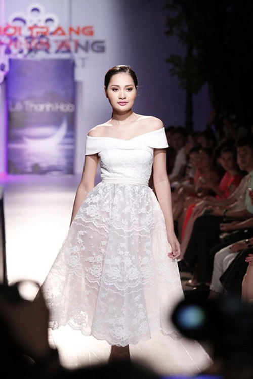 Những bà mẹ 1 con gây sốt ngày tái xuất - 14