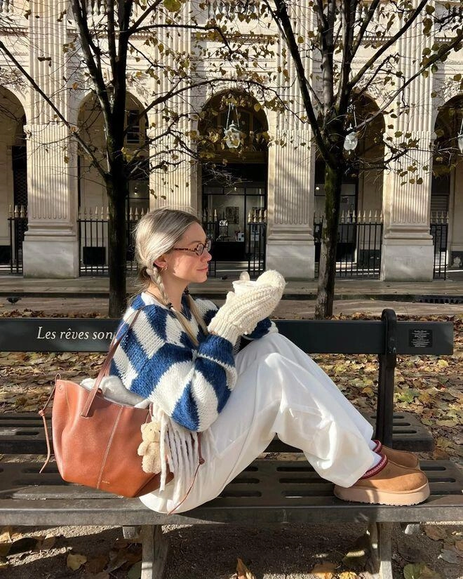 Những phụ nữ sành điệu trên khắp thế giới đều mang kiểu giày này mùa đông chúng hợp với mọi thứ bạn có trong tủ đồ - 2