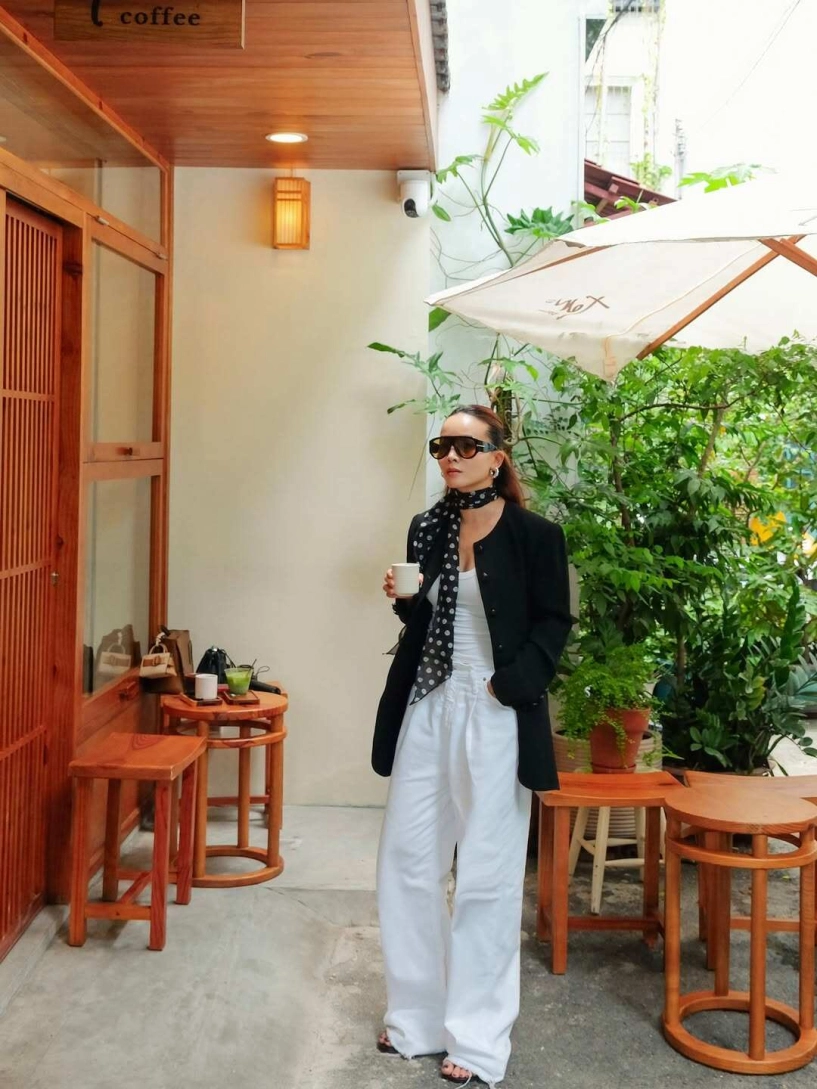 Nữ ca sĩ việt 41 tuổi ăn diện như sách mẫu trẻ mãi không già nhờ mê diện item này - 8