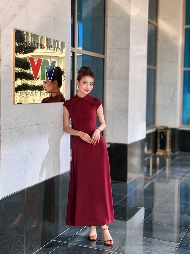 Nữ mc vtv quê phú thọ vừa nhận lời cầu hôn của danh thủ đức huy có gu thời trang đời thực ra sao - 3