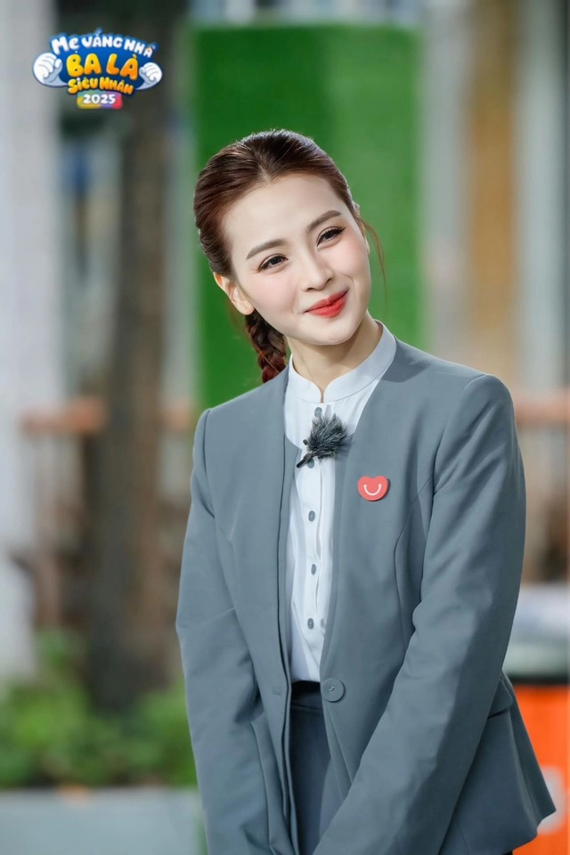 Nữ mc vtv quê phú thọ vừa nhận lời cầu hôn của danh thủ đức huy có gu thời trang đời thực ra sao - 5