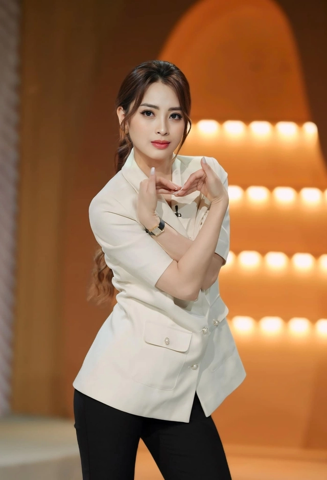 Nữ mc vtv quê phú thọ vừa nhận lời cầu hôn của danh thủ đức huy có gu thời trang đời thực ra sao - 6