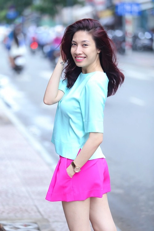 Pha lê kín đáo hơn sau scandal giật chồng - 2