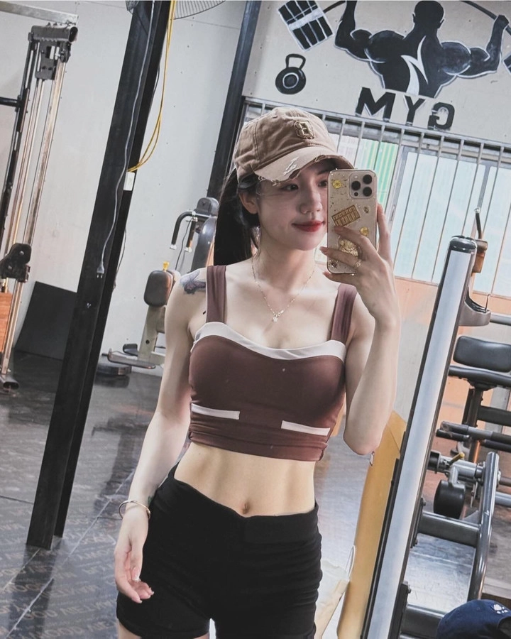 Phong cách đời thường gợi cảm của hot girl tuyển nữ trần thị duyên - 12