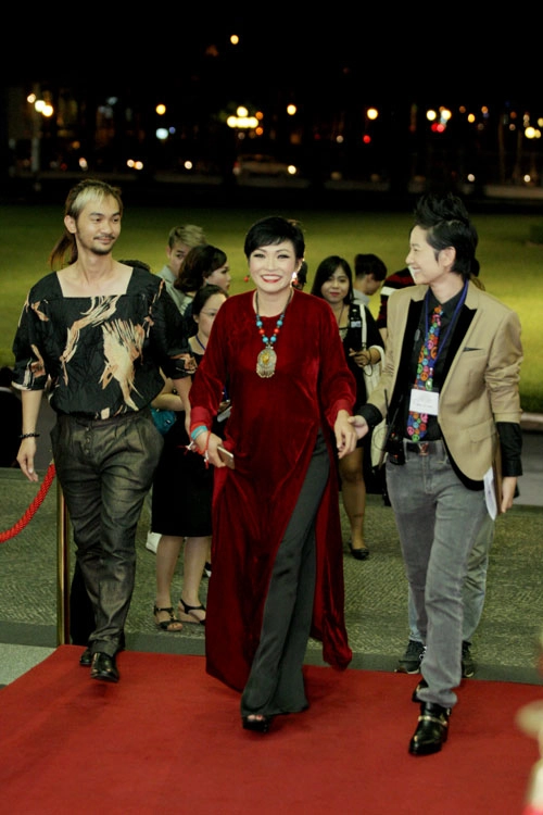 Phương thanh đằm thắm bên thúy vinh nam tính - 1