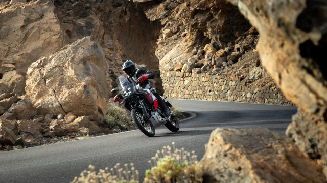 Ra mắt yamaha tenere 700 world raid 2026 bổ sung thêm imu và hệ thống kiểm soát hành trình - 14