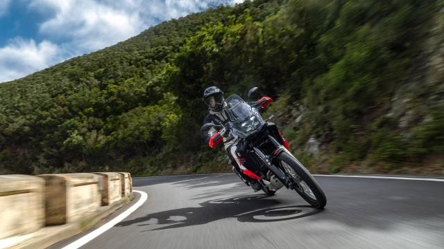 Ra mắt yamaha tenere 700 world raid 2026 bổ sung thêm imu và hệ thống kiểm soát hành trình - 16