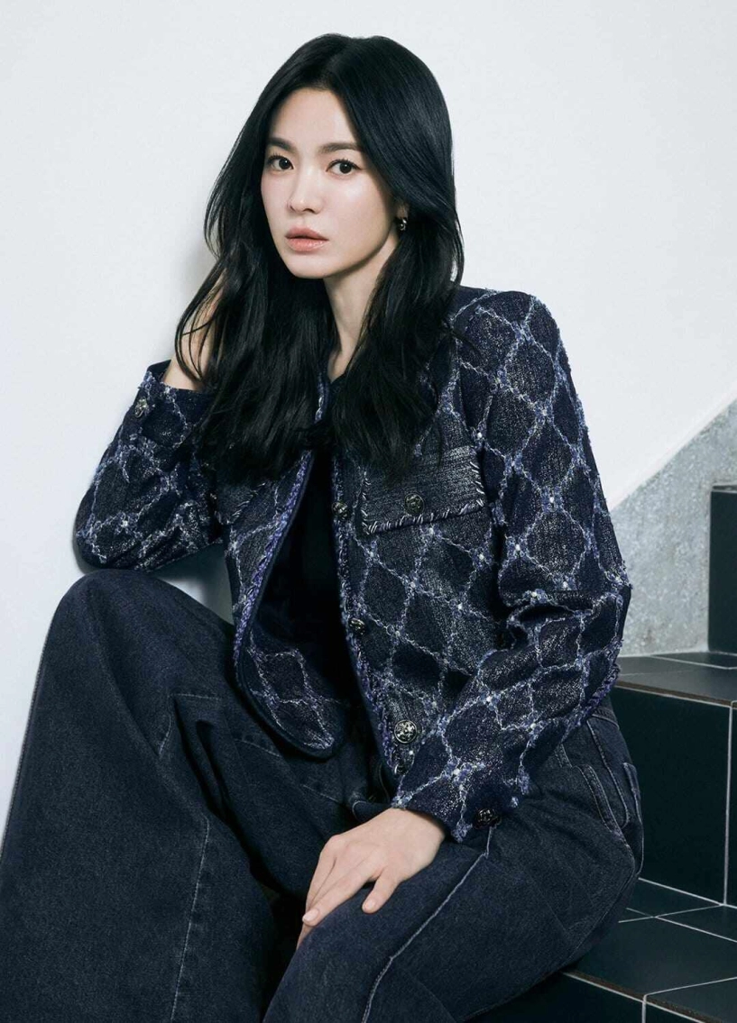 Song hye kyo cao chưa đến 1m7 nhưng diện quần jeans kiểu nào cũng đẹp nhìn cách phối đơn giản nhưng cực kỳ tôn dáng - 10