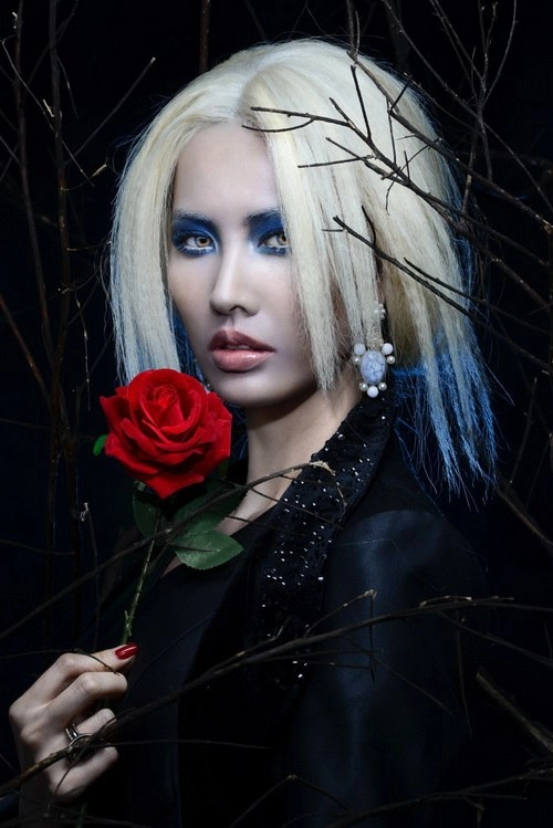 Thanh hoài đẹp ma mị như với tóc bạch kim - 8