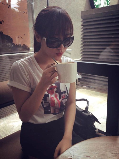 Thời trang thường ngày tươi trẻ của văn mai hương - 3