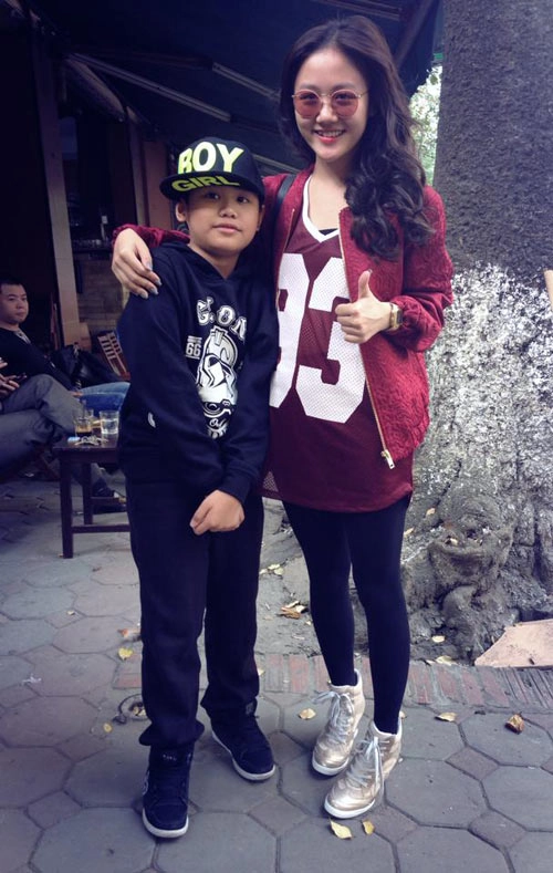 Thời trang thường ngày tươi trẻ của văn mai hương - 10