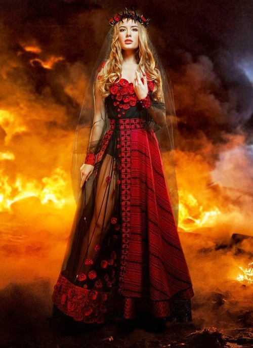 Trang phục dân tộc tại hh hoàn vũ 2014 gây tranh cãi - 6