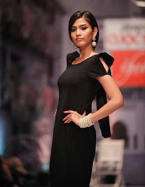 Trương thị may hút hồn với suối tóc huyền - 6