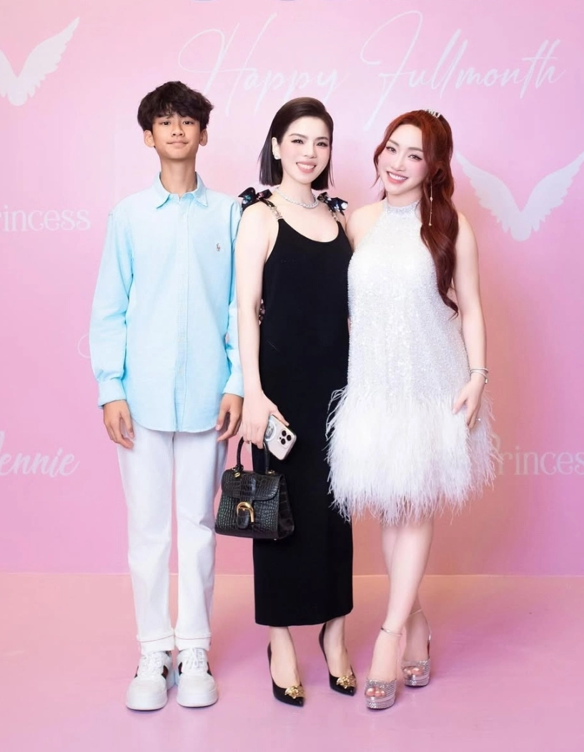 Tủ đồ hiệu của con trai lệ quyên - 11