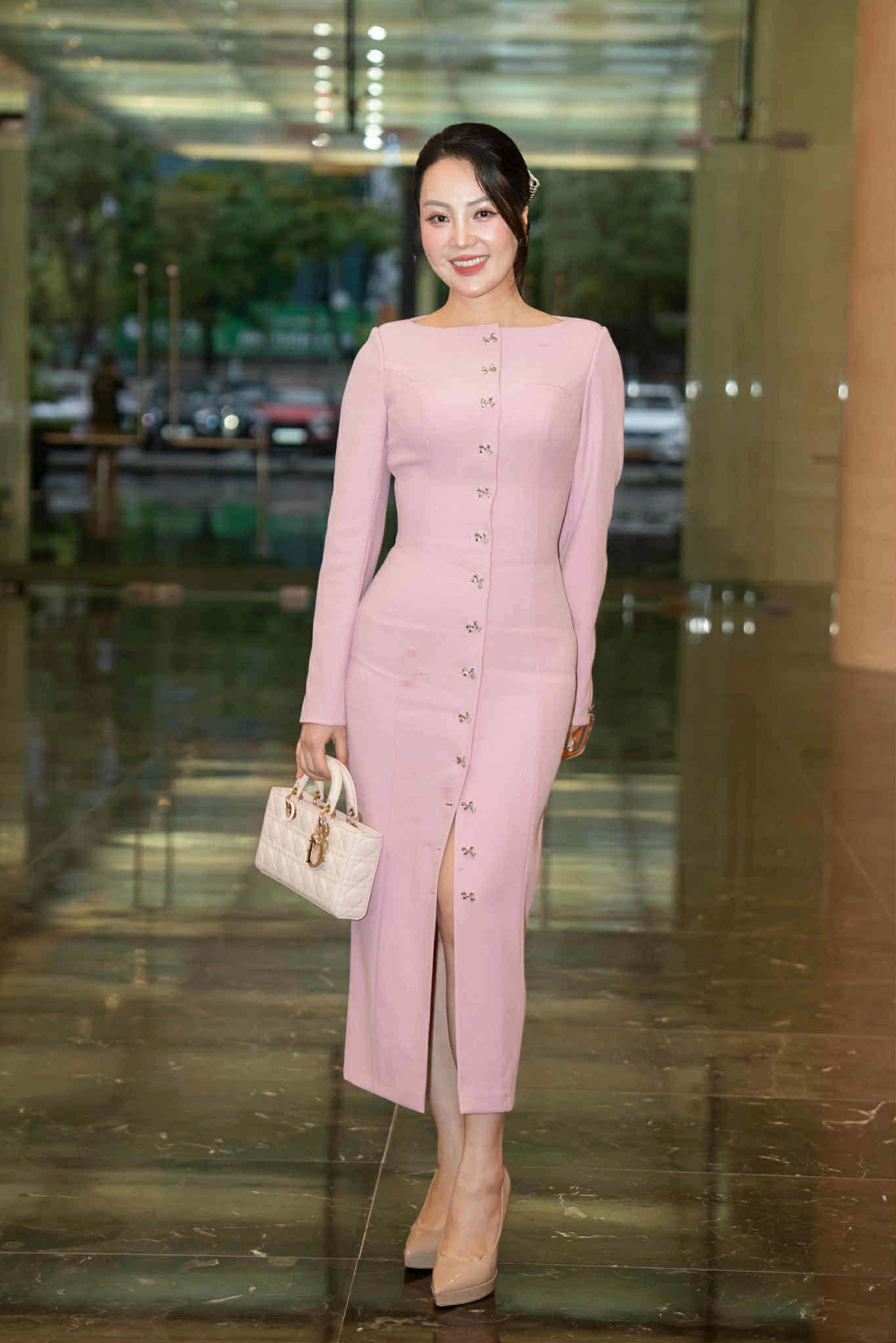 Váy áo của dàn hoa á hậu chưng diện dự đám cưới đỗ thị hà lương thùy linh liên tục đụng hàng với nhiều người đẹp - 8