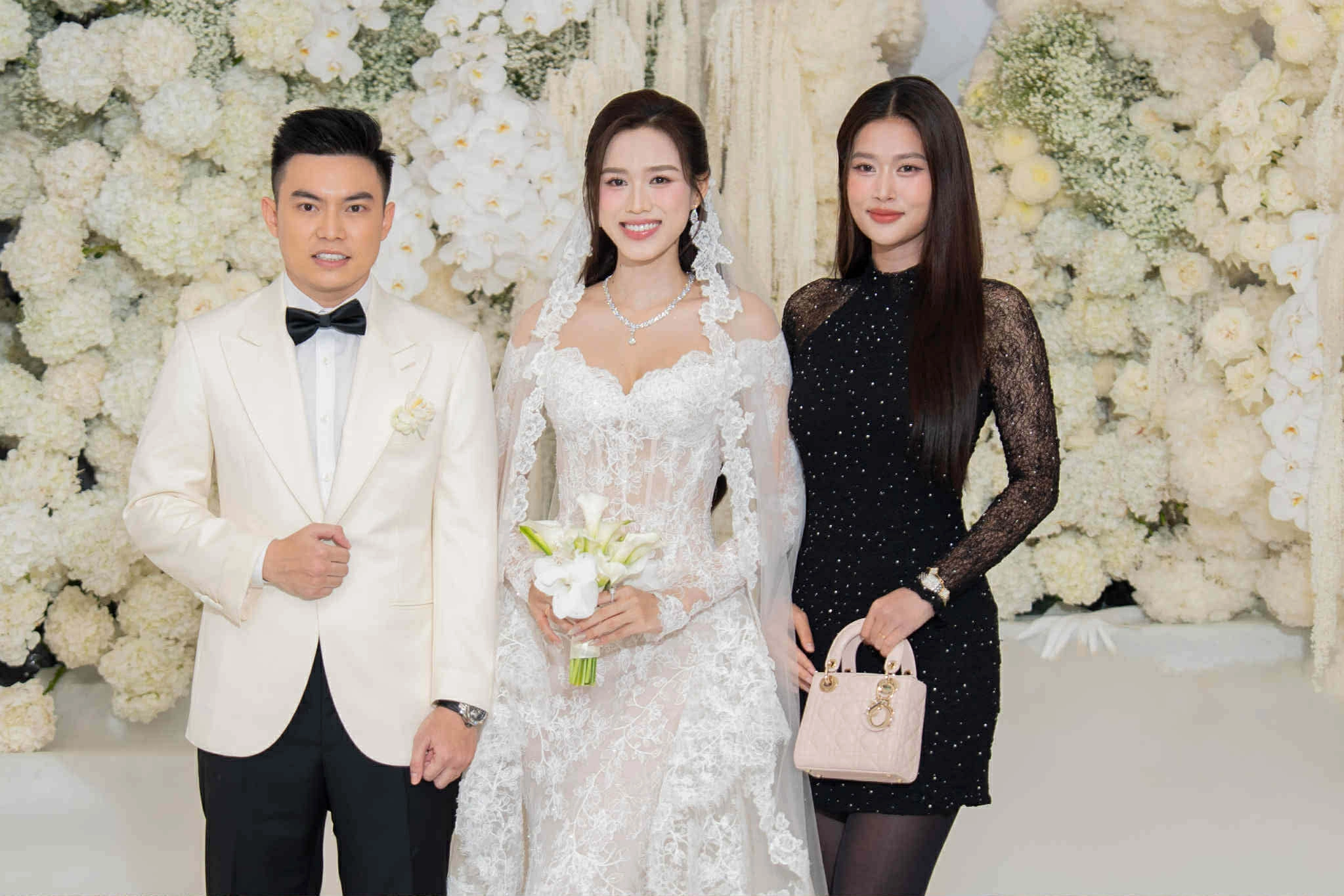 Váy áo của dàn hoa á hậu chưng diện dự đám cưới đỗ thị hà lương thùy linh liên tục đụng hàng với nhiều người đẹp - 11