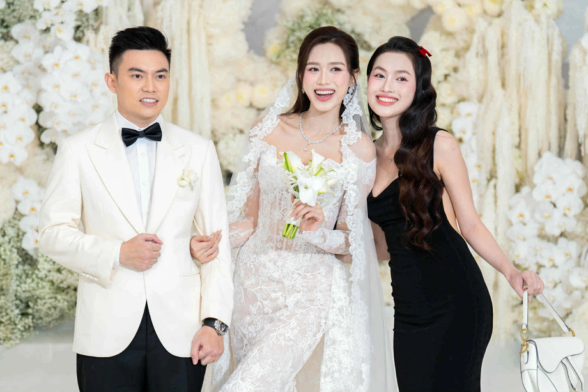 Váy áo của dàn hoa á hậu chưng diện dự đám cưới đỗ thị hà lương thùy linh liên tục đụng hàng với nhiều người đẹp - 13