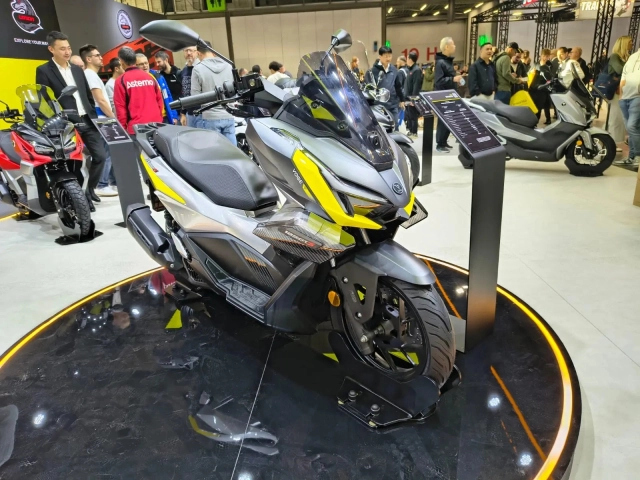 Voge sr125 gts - đối thủ mới cực kì đáng gờm của honda pcx 125 tại lục địa già - 3