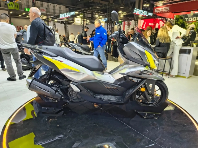 Voge sr125 gts - đối thủ mới cực kì đáng gờm của honda pcx 125 tại lục địa già - 5