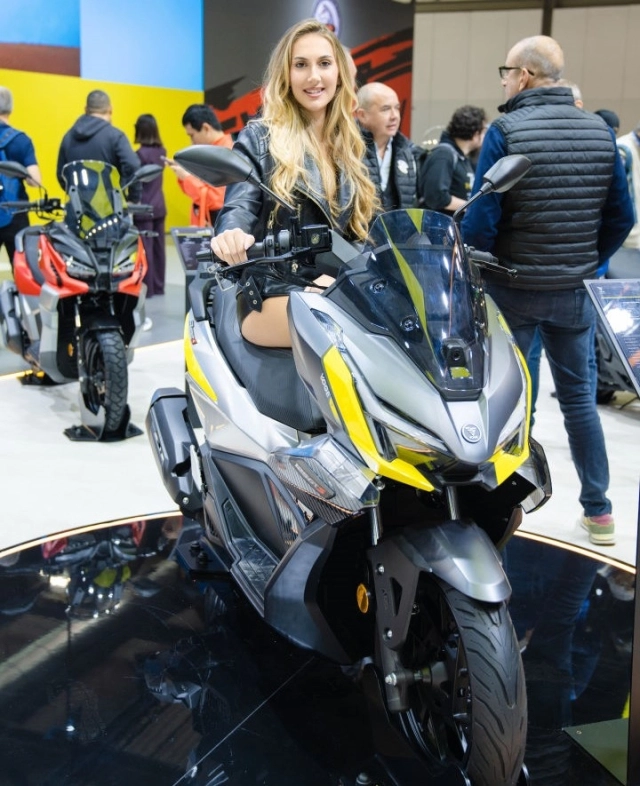 Voge sr125 gts - đối thủ mới cực kì đáng gờm của honda pcx 125 tại lục địa già - 6