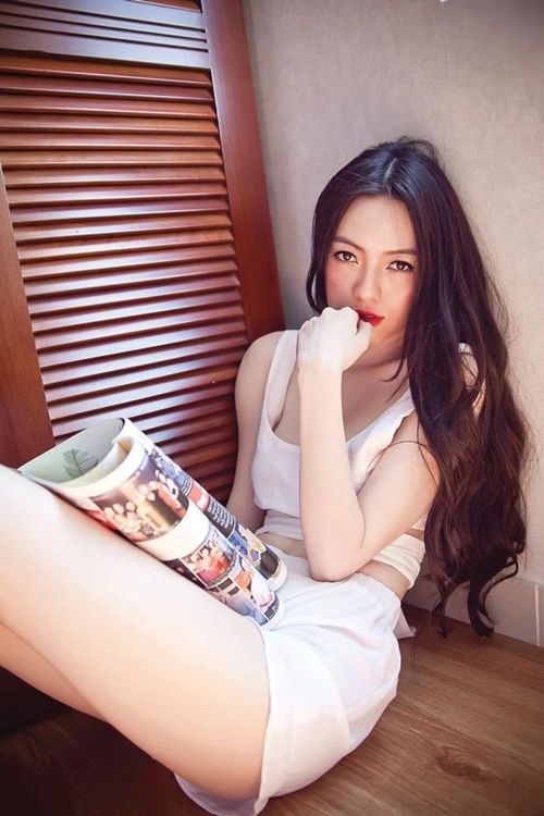 Vũ hoàng điệp khoái khi quần rách được lên báo ngoại - 11