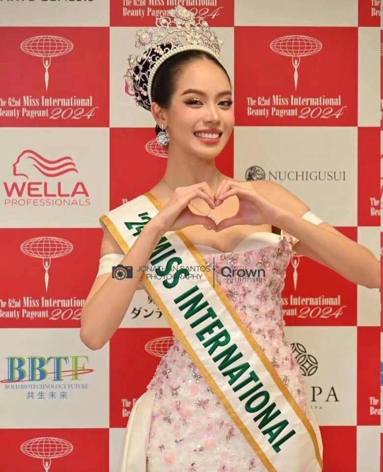 Ý nghĩa đặc biệt đằng sau trang phục final walk của hoa hậu thanh thủy tại đêm chung kết miss international 2025 - 8
