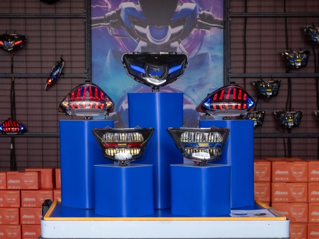 Zhipat ra mắt bộ đôi đèn led 135gp sportline và đèn hậu crypton x135 tại motogp malaysia 2025 - 1