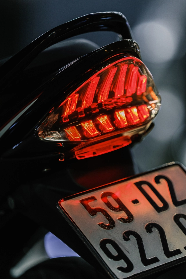 Zhipat ra mắt bộ đôi đèn led 135gp sportline và đèn hậu crypton x135 tại motogp malaysia 2025 - 11