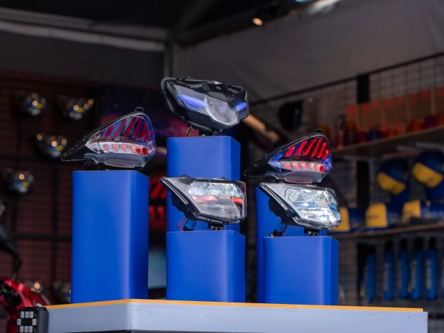 Zhipat ra mắt bộ đôi đèn led 135gp sportline và đèn hậu crypton x135 tại motogp malaysia 2025 - 17