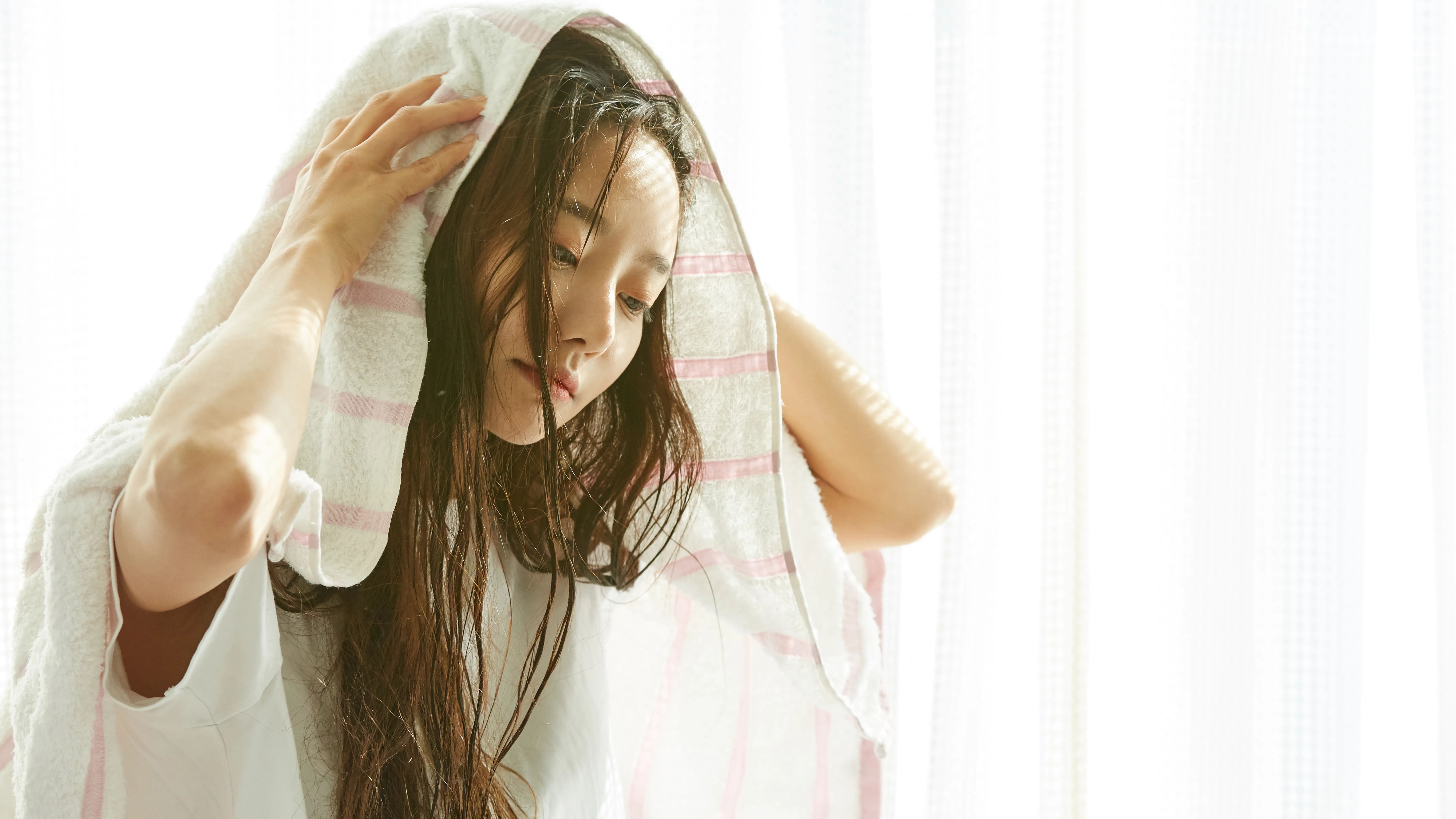 3 thói quen gội đầu giúp phụ nữ nhật không cần tới salon vẫn luôn có mái tóc 3 không không bết không mỏng không xẹp - 4