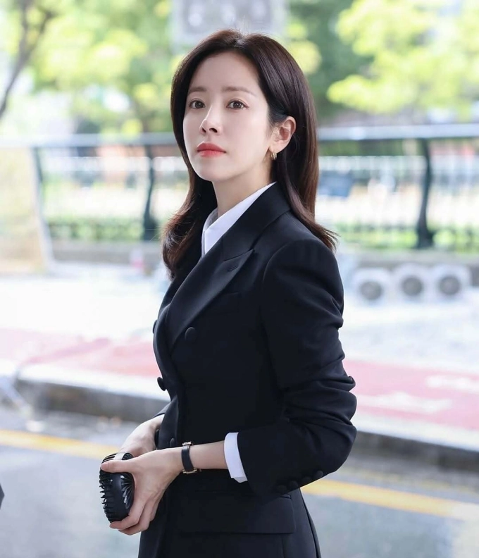 5 bí quyết giúp han ji min trẻ hơn tuổi thật - 2