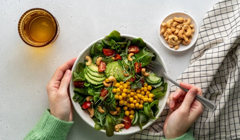 6 loại thực phẩm giúp tăng sản xuất keratin tóc dày bồng bềnh như vừa đi hấp tóc lại giảm hẳn gãy rụng - 4