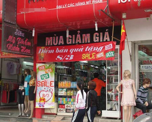 8-3 phái nữ hà nội đội mưa mua mỹ phẩm - 4