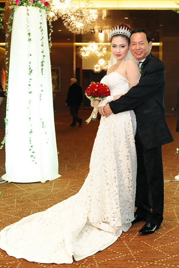 Á hậu việt có body cực nét lấy đại gia chỉ 2 tuần đã ly hôn 13 năm sau quay lại xin lỗi nhan sắc hiện tại ngỡ ngàng - 12