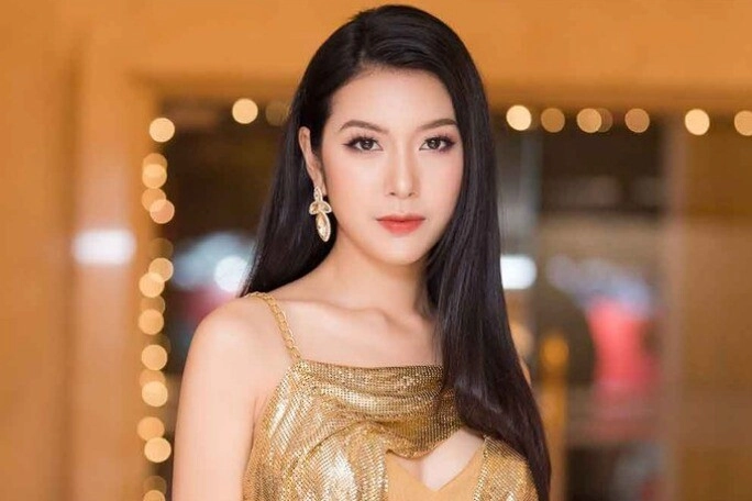 Á hậu việt duy nhất có màn ứng xử hay nhất thế giới bị tuột bikini ngay trên sóng truyền hình lấy chồng có gia thế khủng - 1