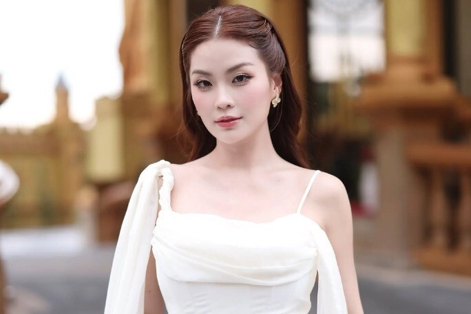 Á hậu việt nam có gương mặt đẹp nhất từ chối thi miss universe được chồng rước bằng siêu xe 10 tỷ giờ ra sao - 3
