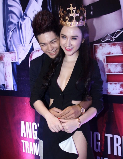 Angela phương trinh mặc váy xẻ hiểm hóc - 2