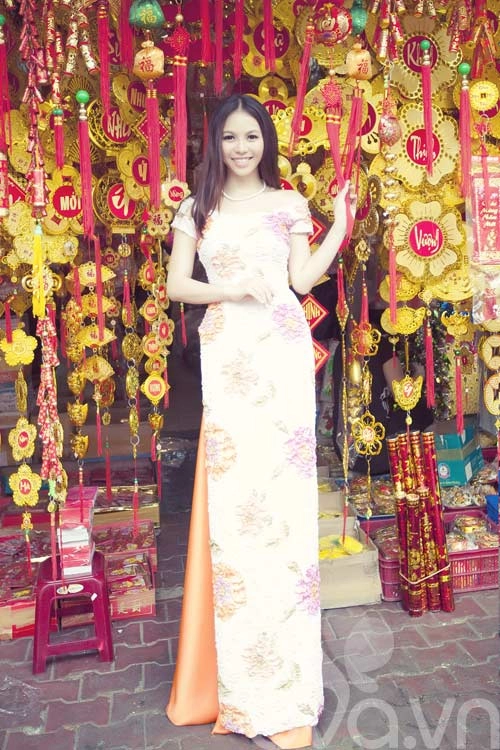 Bản sao jennifer phạm diện áo dài du xuân - 3