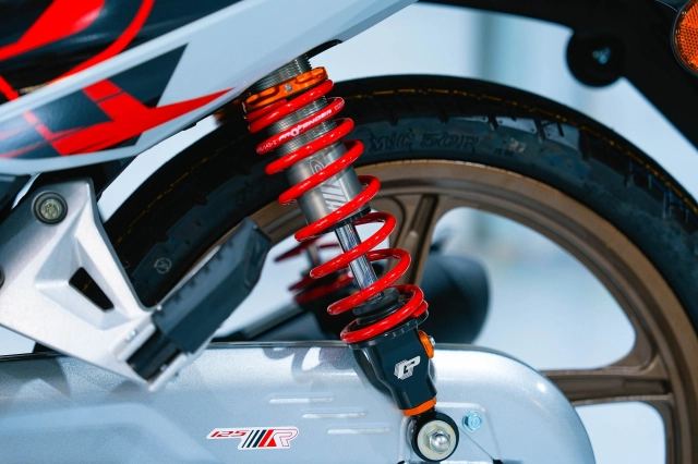 Cận cảnh chi tiết honda wave 125 r special edition profender vừa được nhập về nước ta - 16