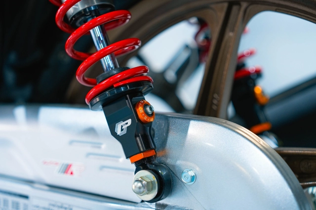 Cận cảnh chi tiết honda wave 125 r special edition profender vừa được nhập về nước ta - 19