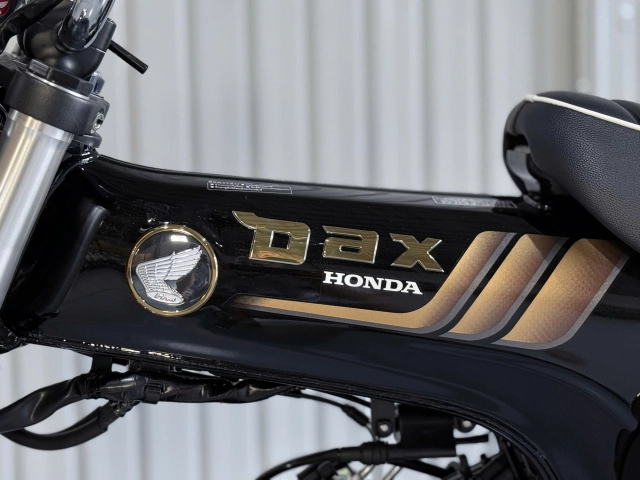 Cận cảnh phiên bản đặc biệt honda dax royal vừa cập bến thị trường việt nam với số lượng cực ít - 9