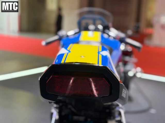 Cb1000f moriwaki khi chất cafe racer hòa cùng dna xe đua - 7