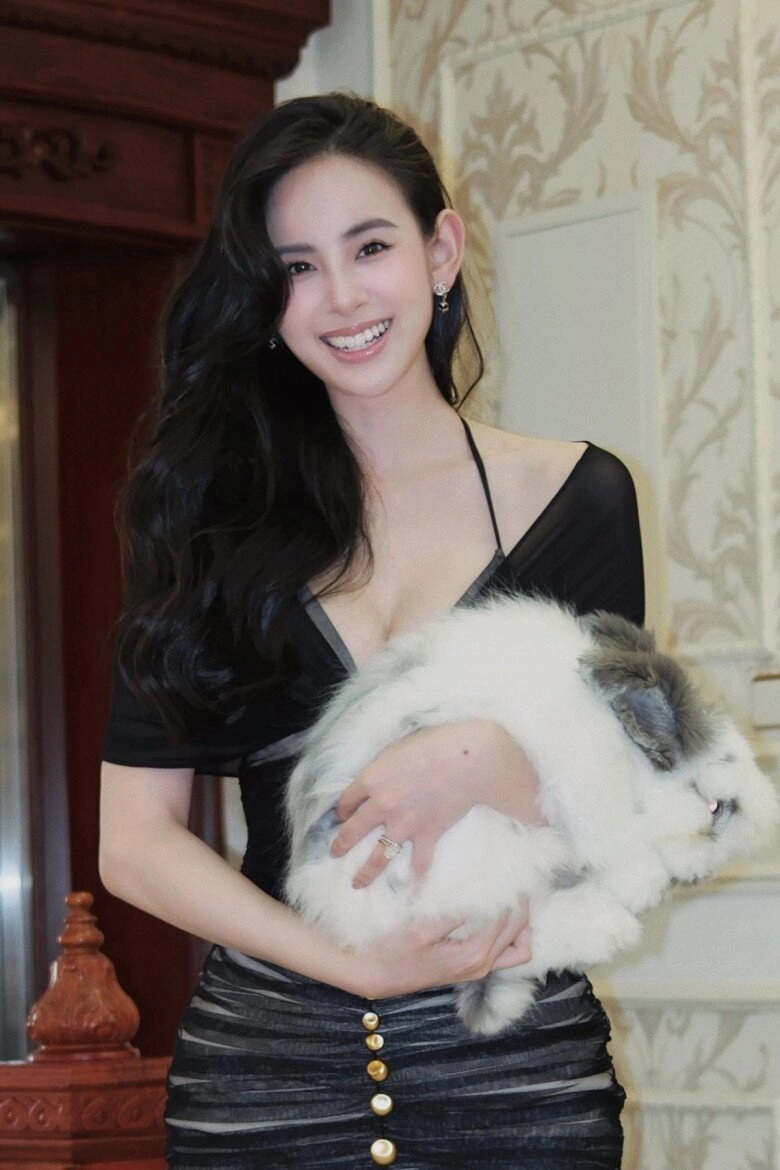 Chị gái hương liên có vẻ đẹp một 9 một 10 với em gái nhìn sang mẹ ruột mới thấy gia đình toàn cực phẩm nhan sắc - 13