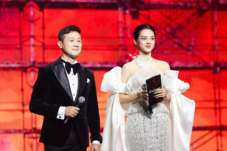 Cô gái lai pháp đi thi hoa hậu rồi cưới luôn nam mc vtv đình đám hơn 14 tuổi nhan sắc hiện tại gây ngỡ ngàng - 2