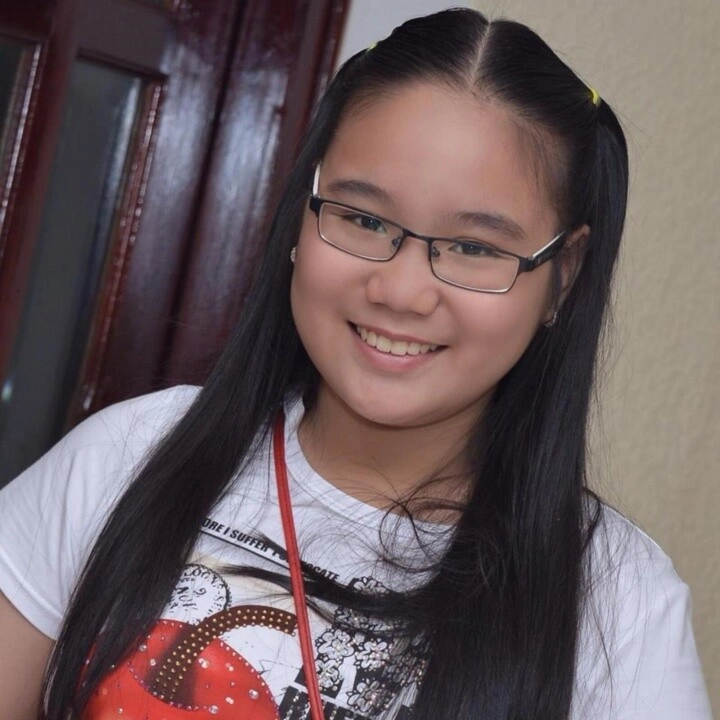 Con gái đại gia ngành nhựa có mẹ là á hậu xưa mũm mĩm nay tuổi 23 chân dài như sếu có điểm đẹp lấn át mẹ - 4