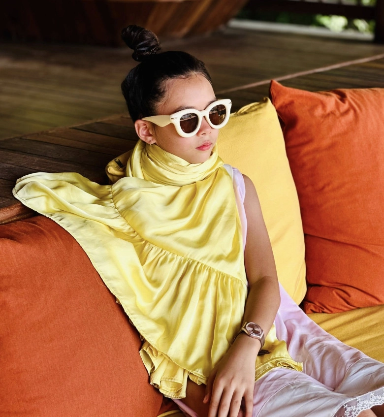 Con gái lai thuỵ điển của nữ ca sĩ nổi tiếng xinh như thiên thần nói được ba thứ tiếng gây chú ý vì làn da trắng hồng - 3