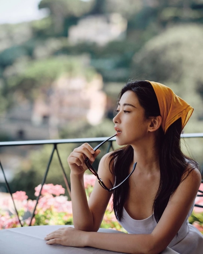 công chúa bắc kinh chu châu giữ dáng thon gọn ở tuổi 41 - 3