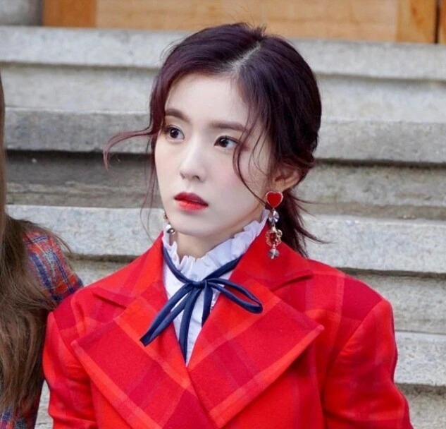 Cùng kiểu mặt sao người khác cắt mái thì trẻ còn bạn lại già cứ dựa vào điểm này sẽ tôn ngũ quan hài hòa - 6