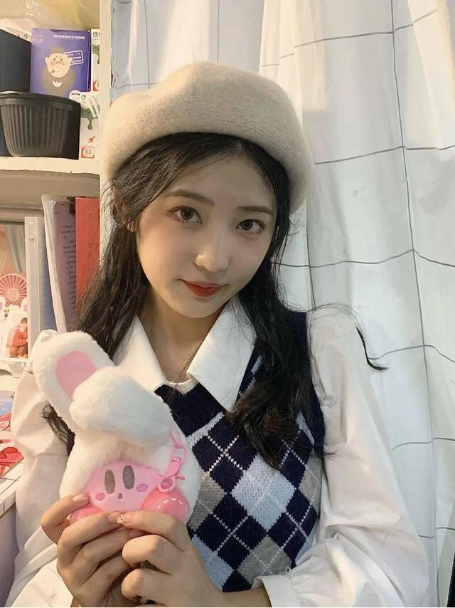 Cùng kiểu mặt sao người khác cắt mái thì trẻ còn bạn lại già cứ dựa vào điểm này sẽ tôn ngũ quan hài hòa - 13