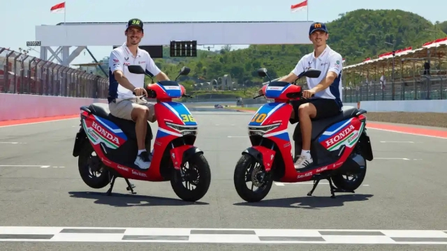 Cuv e với 3 giao diện mới đậm chất racing khi làm xe paddock cho đội đua honda - 1